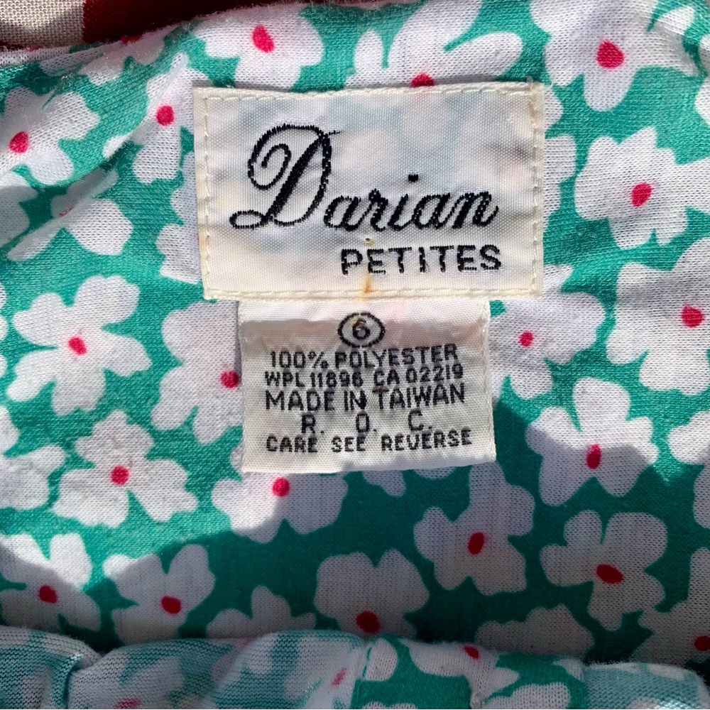 Darian Petites Vintage Green/White Floral Top Button Up Front Horizontal Yoke 🌼 - Picture 14 of 14